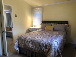 2 bedrooms, desk, iron/ironing board, free WiFi
