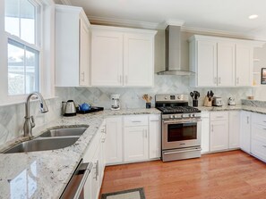 Fridge, microwave, oven, stovetop - Heated Pool Access | 5*Clean | Flex Cancelation (Tybee Island)
