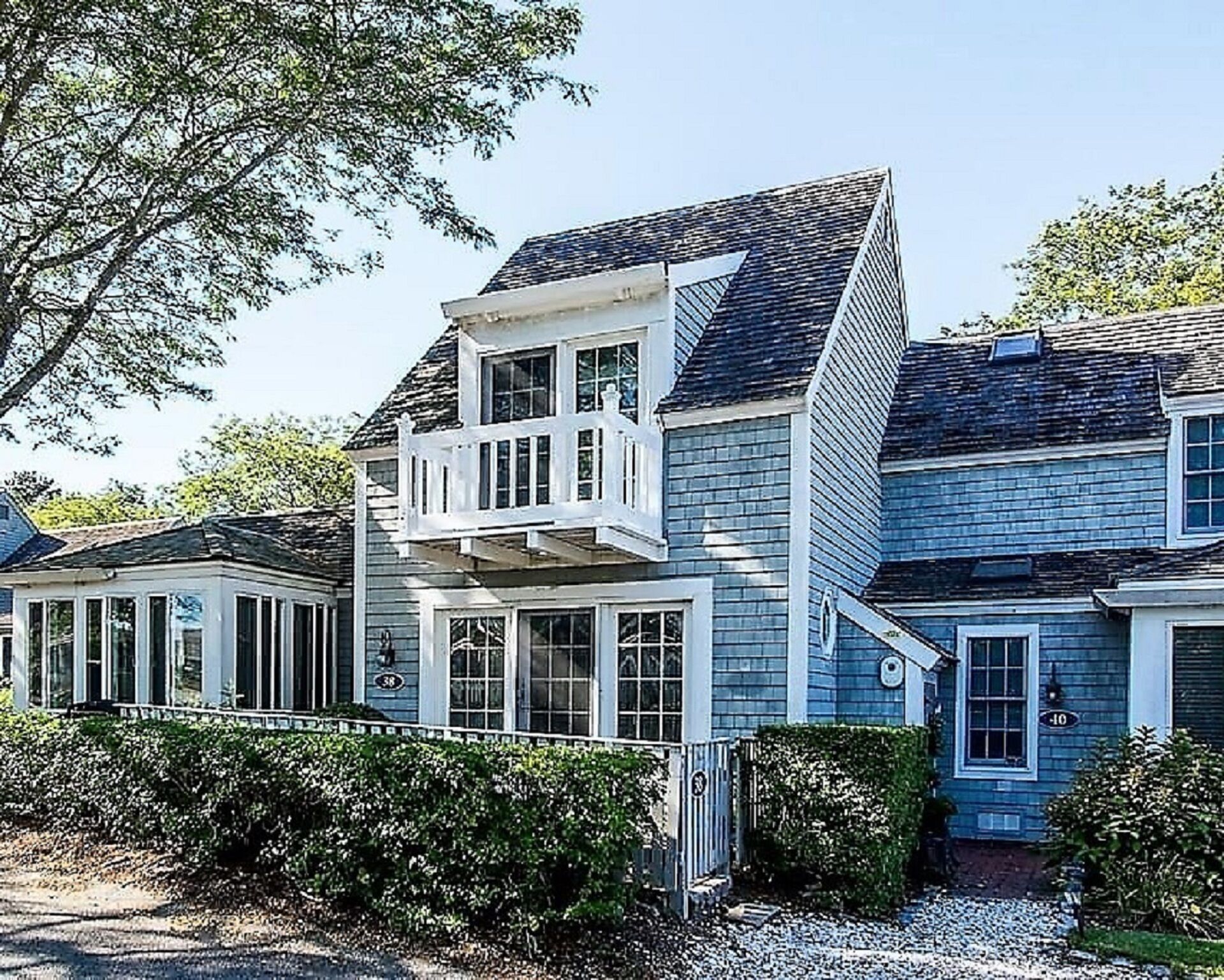 Charming Coastal Cottage w/Ocean views & Early Check-in