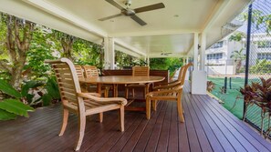Outdoor dining - Mandalay Apartment 29 | Port Douglas (PORT DOUGLAS)