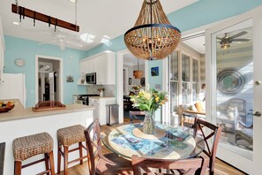 Dining - Heated Pool Access | 5*Clean | Flex Cancelation (Savannah)