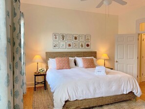 3 makuuhuonetta, silitysrauta/-lauta, ilmainen Wi-Fi, vuodevaatteet