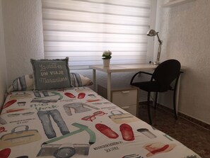 4 habitaciones, tabla de planchar con plancha, internet y ropa de cama 