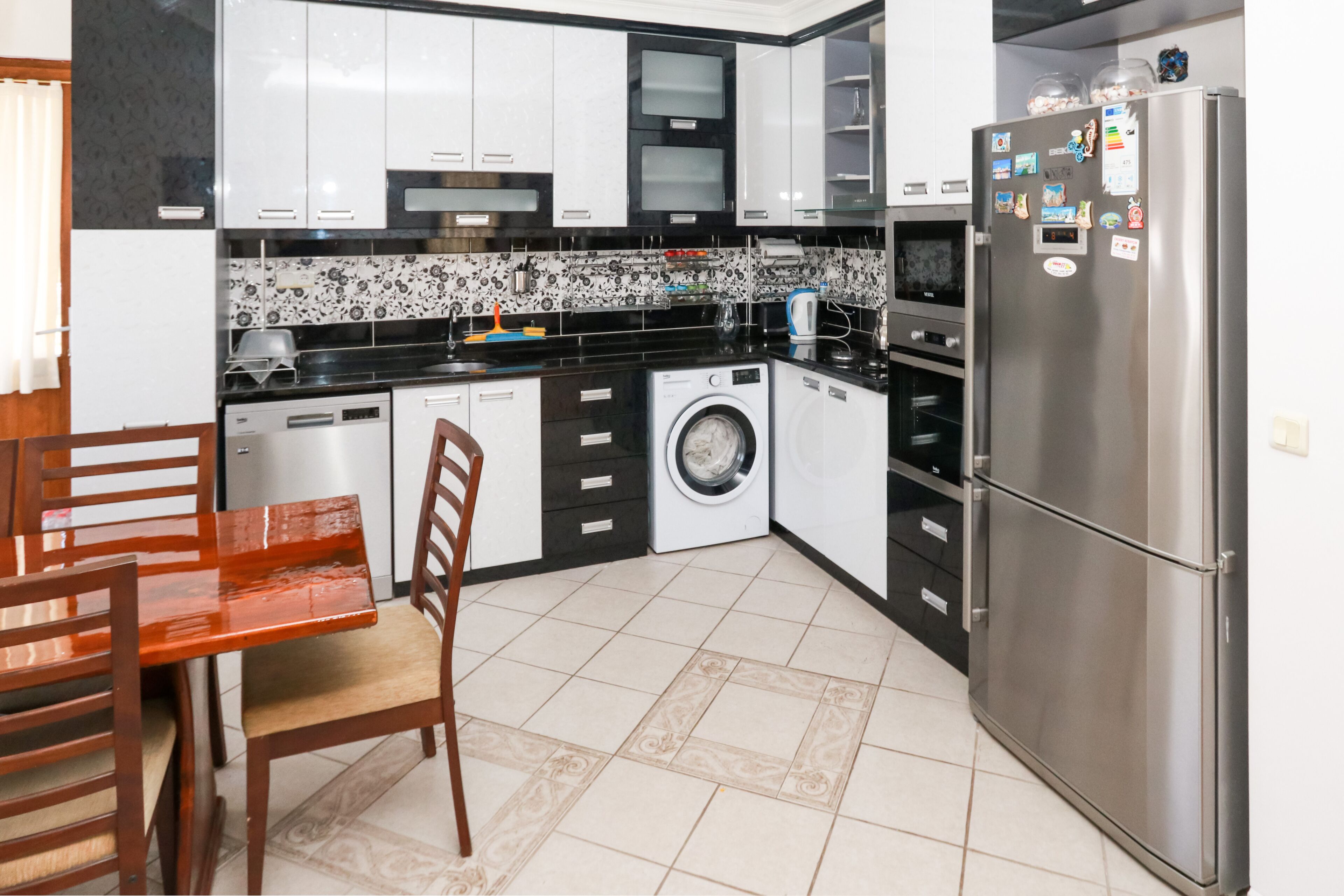 Private Villa en suite rooms Big Pool+Jacuzzi, Sec. Alarm, heated pool. 