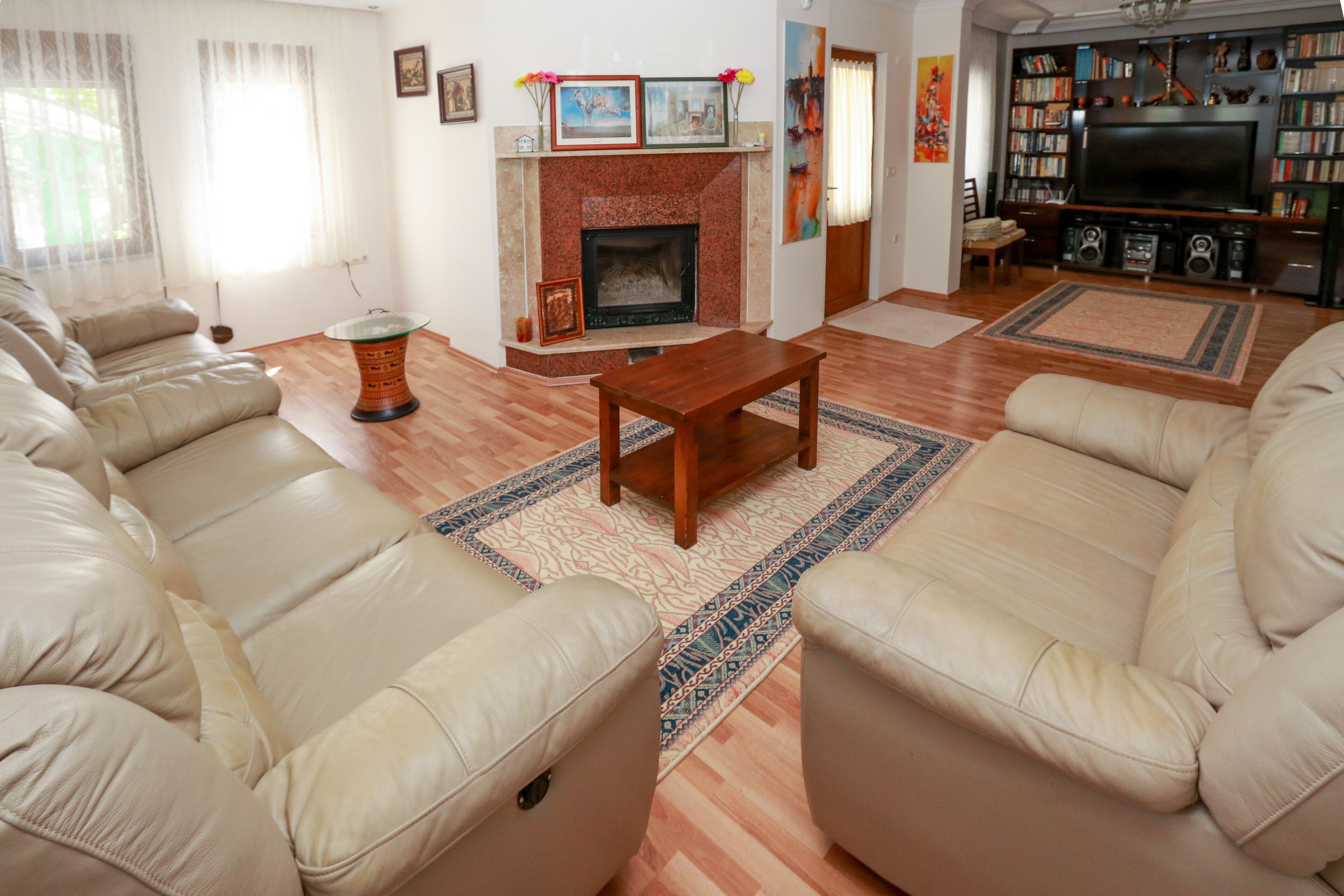 Private Villa en suite rooms Big Pool+Jacuzzi, Sec. Alarm, heated pool. 