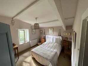 4 chambres, fer et planche à repasser, Wi-Fi gratuit, draps fournis