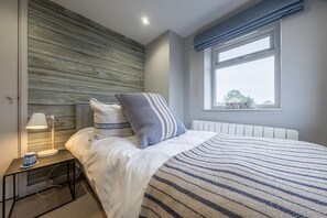 2 bedrooms, Internet, bed sheets - Hillview Lodge, Brancaster Staithe, Norfolk (Brancaster Staithe)