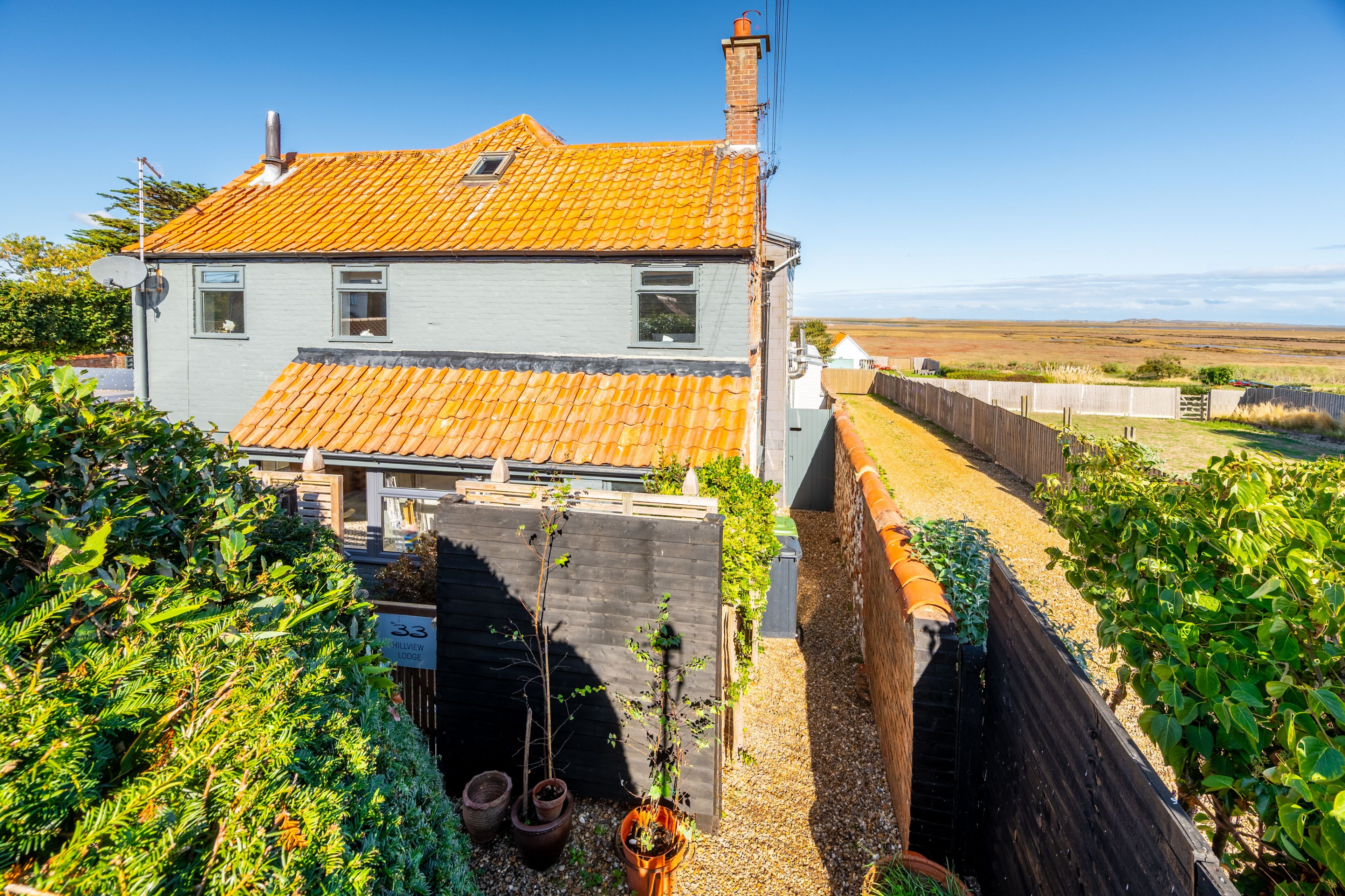 Hillview Lodge, Brancaster Staithe: A stylish detached cottage in a secluded location