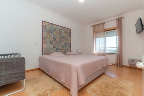 3 habitaciones, tabla de planchar con plancha y wifi gratis 