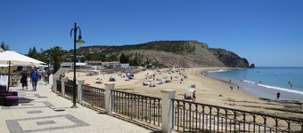 Una bonita villa con maravillosas vistas al mar. Piscina privada, aire acondicionado y caminar a la playa!