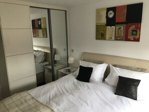 2 bedrooms, iron/ironing board, free WiFi, bed sheets - Cool 2-bed penthouse, with a 40 sqm terrace, stunning views on the city (London)