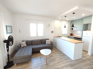 TV, DVD player - APARTMENT SON PARC PLAYA & GOLF (Son Parc)