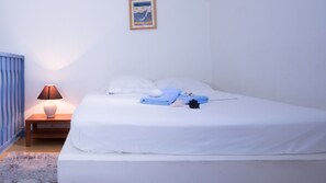 1 chambre, fer et planche Ă repasser, lit parapluie, Wi-Fi