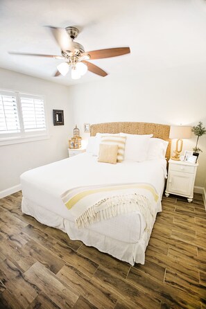 3 bedrooms, desk, iron/ironing board, free WiFi