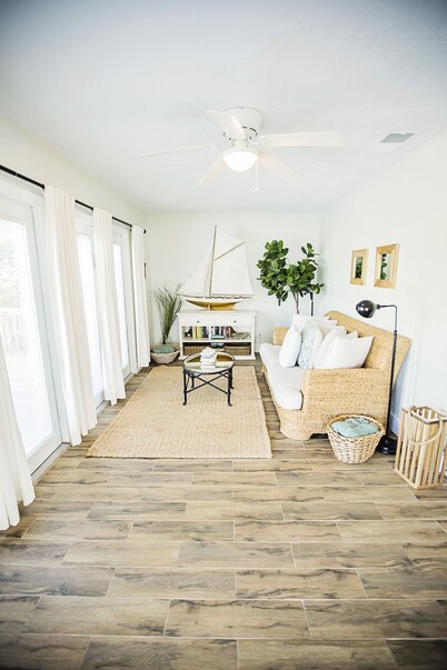 Stunning Beach Cottage with private pool! 2 miles to Beach!