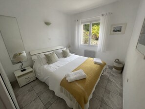 4 bedrooms, iron/ironing board, travel cot, free WiFi