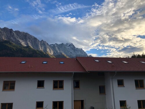 Spacious apartment with unique Zugspitzpanorama