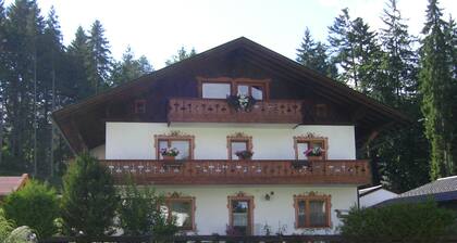 Großzügige Wohnung mit Zugspitzpanorama