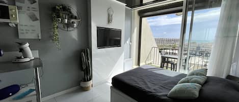 1 bedroom, in-room safe, iron/ironing board