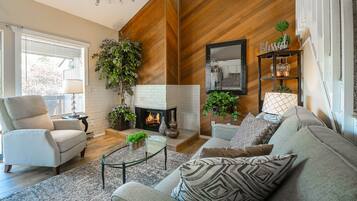 Smart TV, fireplace, table tennis, music library