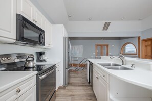 Fridge, microwave, oven, stovetop - 5585- Sea Pointe 4A, Unparalleled ocean views at this Nags Head townhome! (Nags Head)