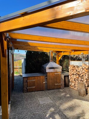 Terrace/patio - Quiet, cozy vacation home with fireplace, barbecue area and fantastic views (Hatzfeld (Eder))