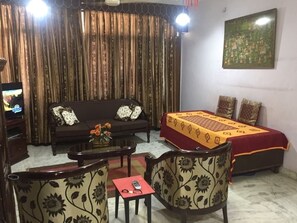 Interior - Beautiful flat in Hauz Khas close to important land marks in NewDelhi (New Delhi)