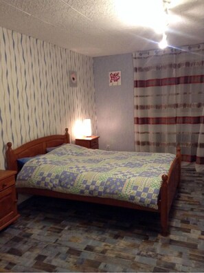 2 slaapkamers, een strijkplank/strijkijzer, wifi, beddengoed