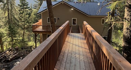 Stunning New Girdwood Home Minutes from Alyeska