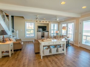 TV, DVD player - 2875 - MOJO'S, Beautiful oceanfront home to spot dolphins and see crashing waves (Duck)