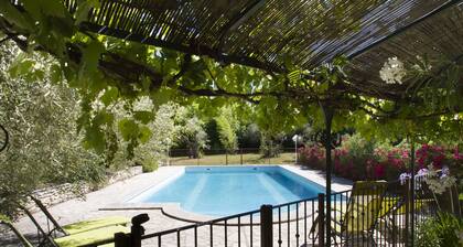 Casa de campo con encanto provenzal, tranquila y sin vecinos