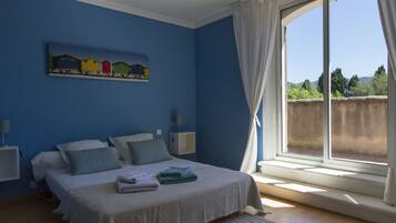 3 Schlafzimmer, Schreibtisch, BĂŒgeleisen/BĂŒgelbrett, Reisekinderbett