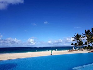 كراسي للتشمس، مناشف للشاطئ