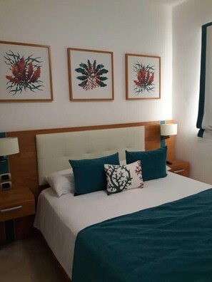 2 عدّة غرف نوم وواي فاي وملاءات أسرّة