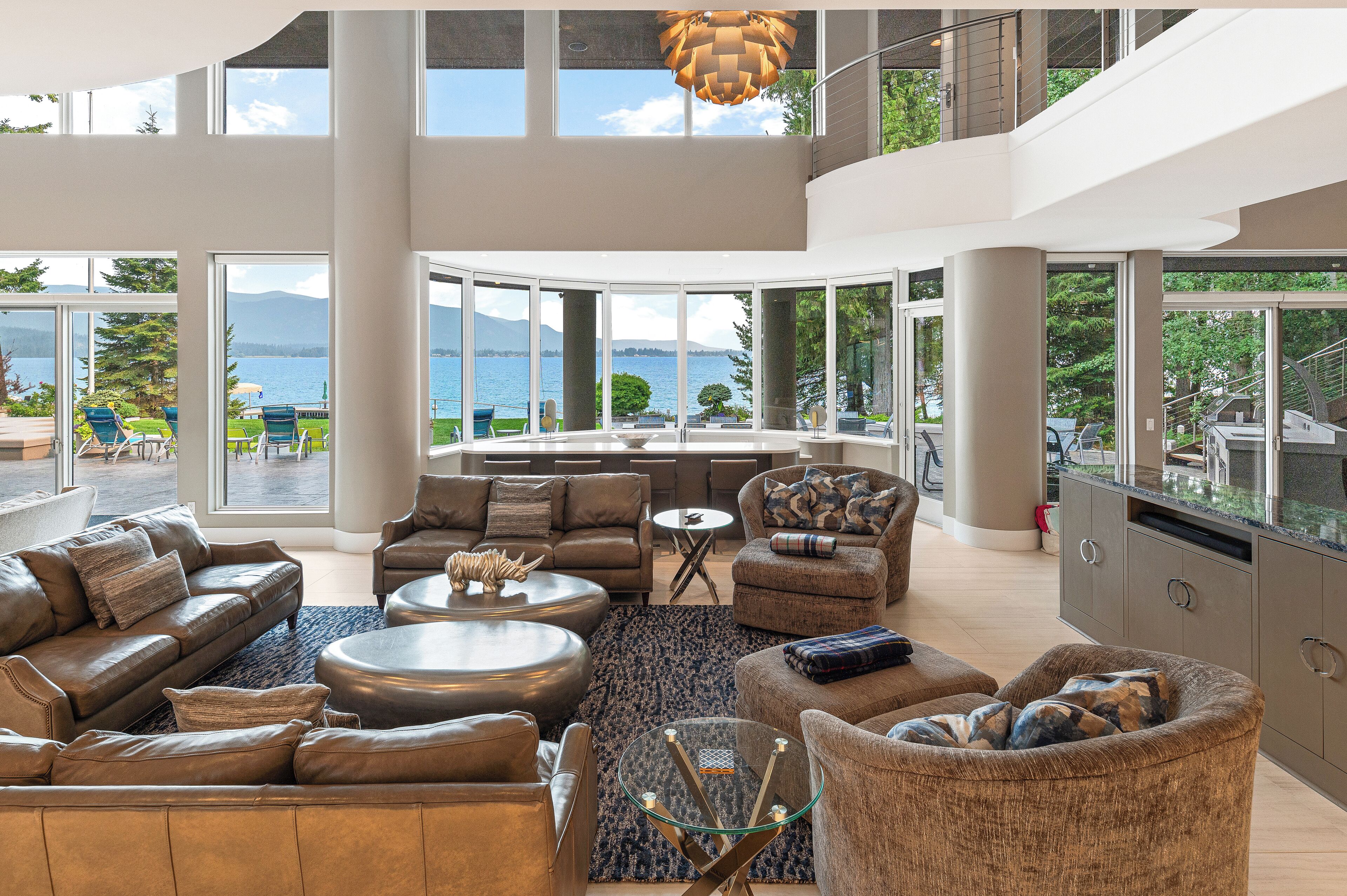 Smart TV, fireplace, DVD player, books