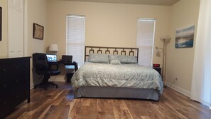 3 chambres, fer et planche à repasser, Wi-Fi, draps fournis