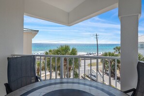 Outdoor dining - Steps to Private Beach, Maravilla Condo, Miramar Beach FL (Miramar Beach)