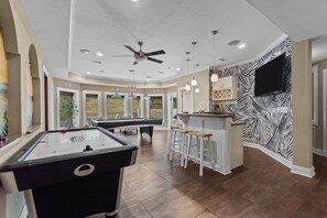 Game room - 1350 - Panache, 8-bed 8-bath soundfront home in Corolla, NC, private pool, game room (Corolla)