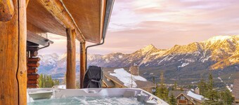 Ski-In/Out Mountain Cabin Home! Private Hot Tub, Stunning Views, 7min Drive to R