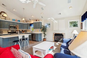 Interior - 1820 - The Lost Sapphire, Golf Anyone? Tee Up a Great Vacay with pool and Hot Tub. (Corolla)