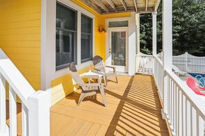 Terrace/patio - 1820 - The Lost Sapphire, Golf Anyone? Tee Up a Great Vacay with pool and Hot Tub. (Corolla)