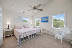 4 bedrooms, desk, WiFi, bed sheets