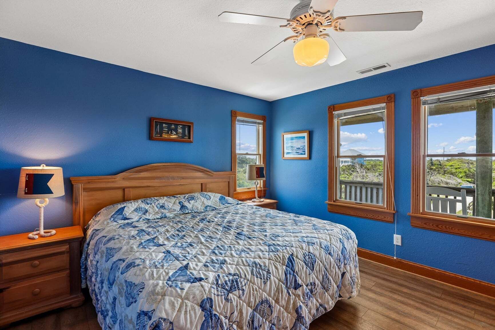 11 bedrooms, WiFi, bed sheets