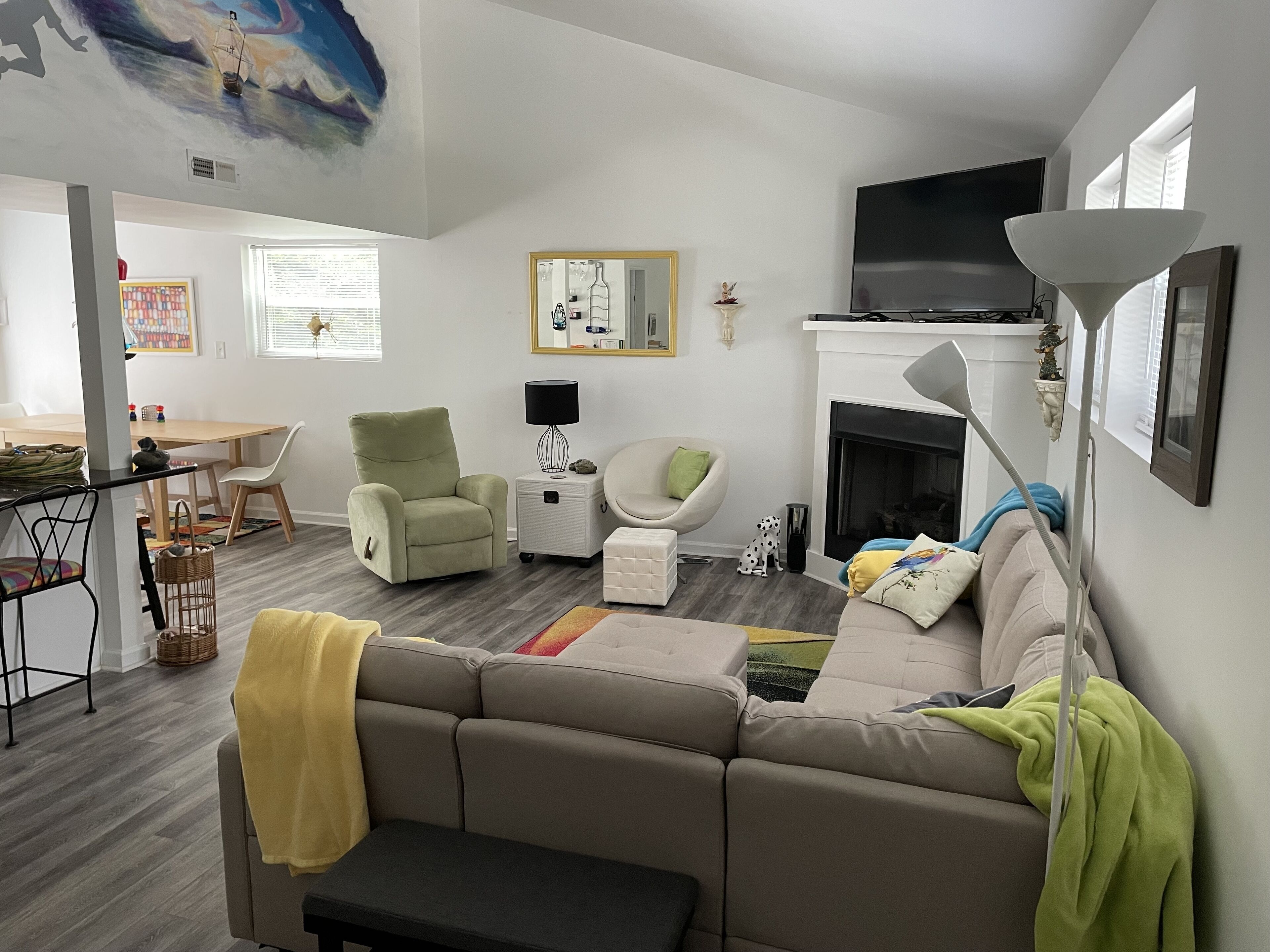 Family and Pet Oriented Home That Will Assure You of Wonderful Memories