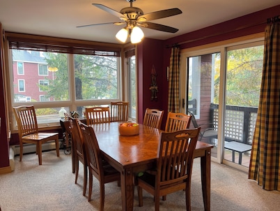 Beautifully Renovated Condo True Ski-on/Ski-off convenience