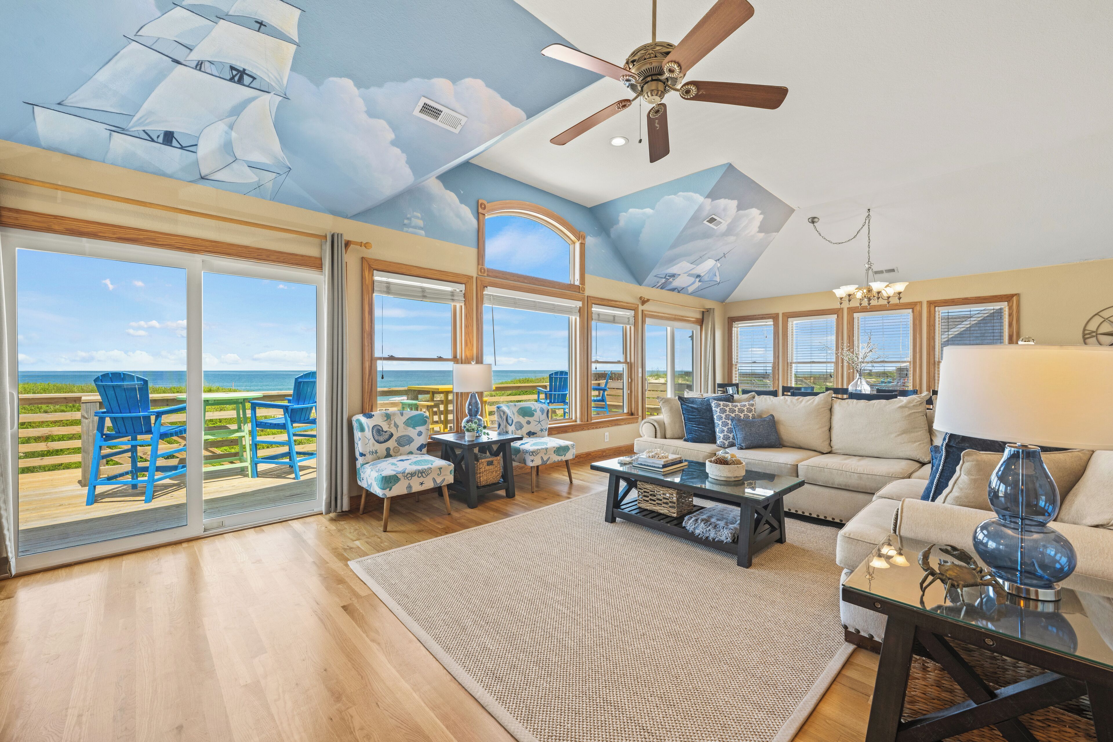 TV, DVD-spiller og stereoanlegg