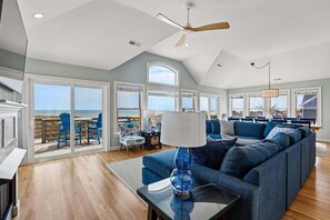 Tv, dvd-afspiller, stereoanlæg