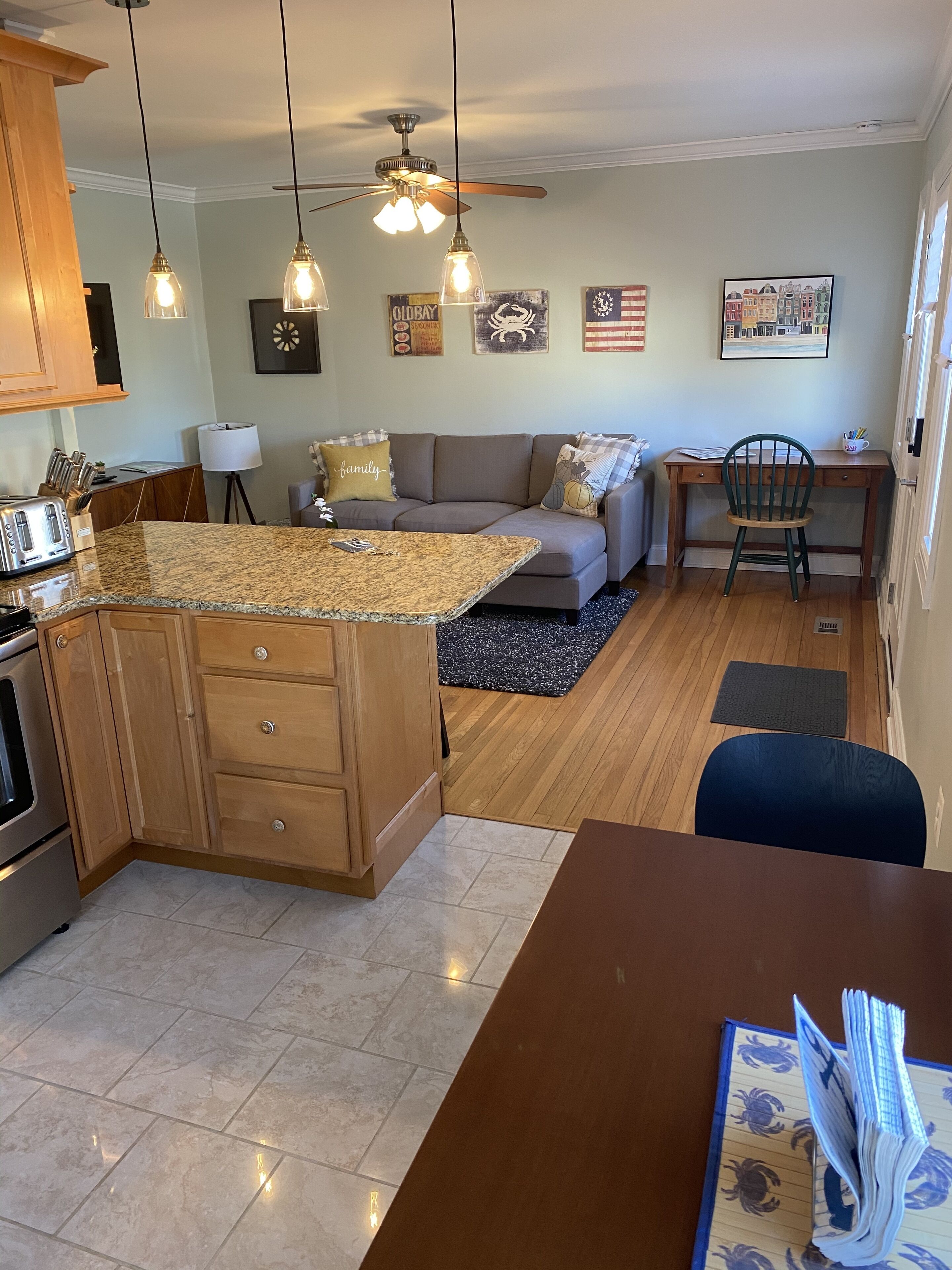 Cozy Cottage by the Beach - Waterview<br>Minutes from Downtown Annapolis 