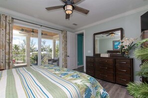 4 bedrooms, iron/ironing board, free WiFi, bed sheets - A Place Called Kokomo, That's where you wanna Go! (Marathon)