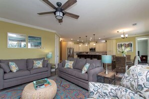 Een smart-tv en een kantoor